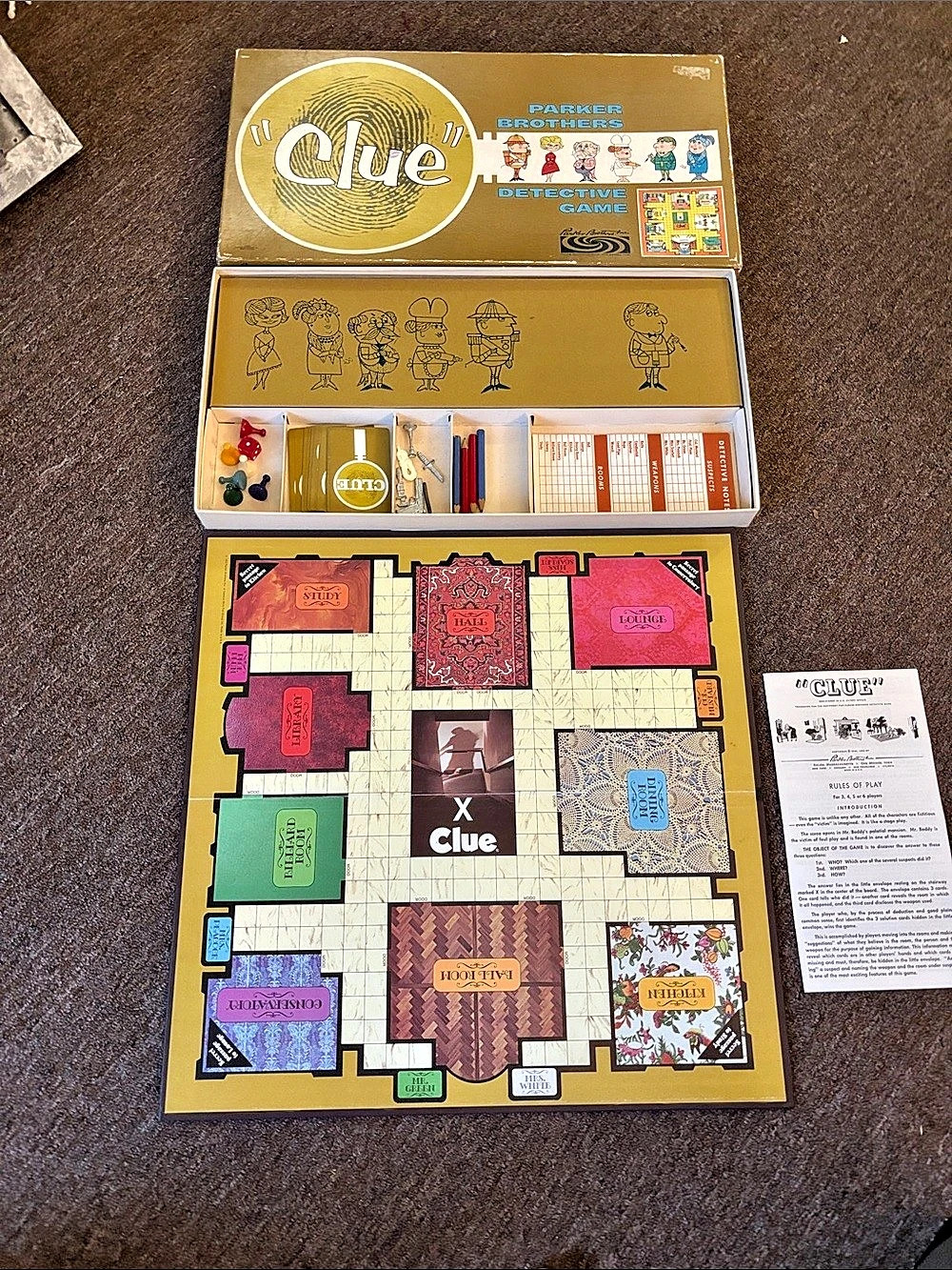 Vintage 1963 Parker Brothers Clue Detective Board Game Gold.  Set  Complete.